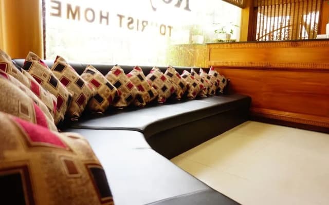 Thayamkery's Royal inn