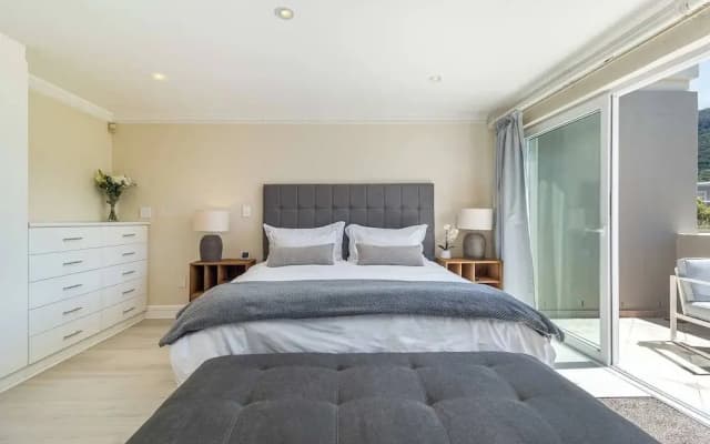 Beachfront Villa, Beach Club, Houtbay