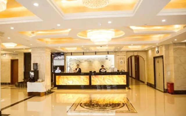 GreenTree Eastern Changchun FAW West Station Hotel