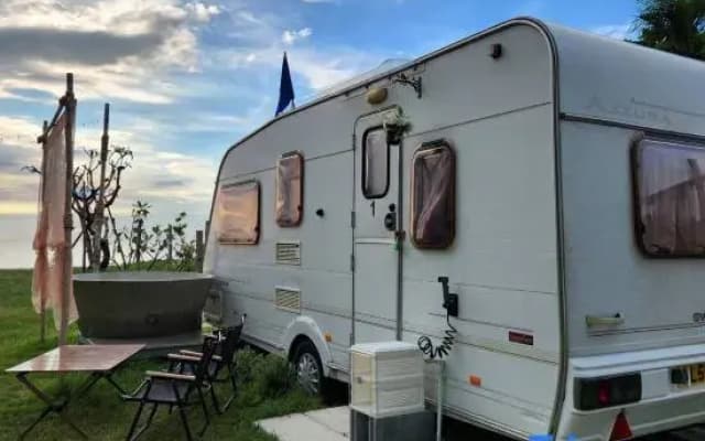 White House Beach Camping Caravans