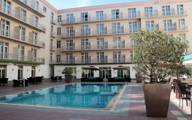 Royal Garden Hotel