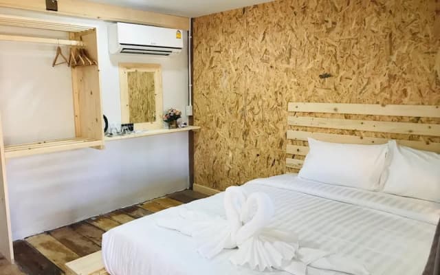 Lipe Garden Beach Resort