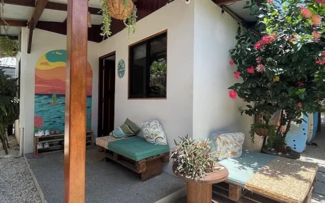 The Cafecito Surf School & Guesthouse