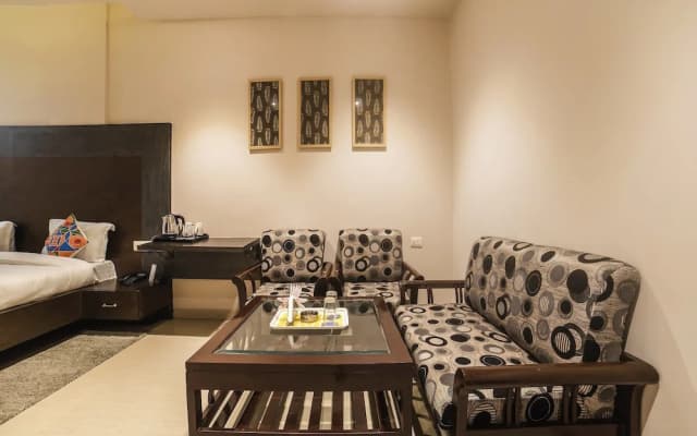 FabHotel Bhatia Shastri Nagar