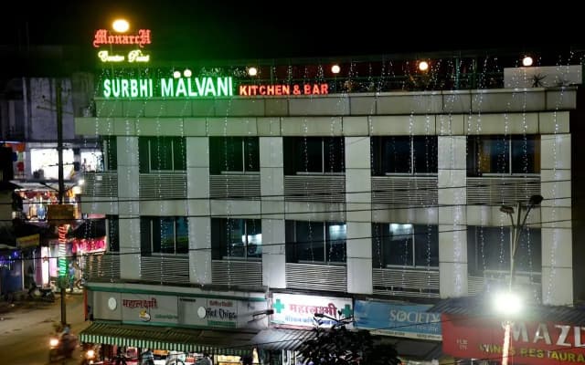 Hotel Monarch Center Point near Dahanu Beach, Bordi