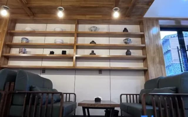 VALATOMS Van Latu Hotel (Siguniang Mountain Scenic Area Second Branch)