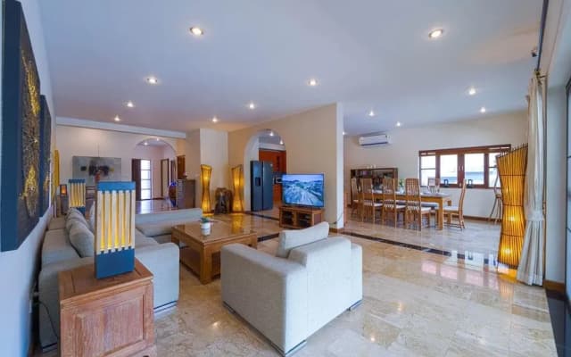 Lovely 3BR Villa in good Location CV3MA