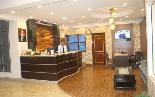 Hotel Kashish Plaza