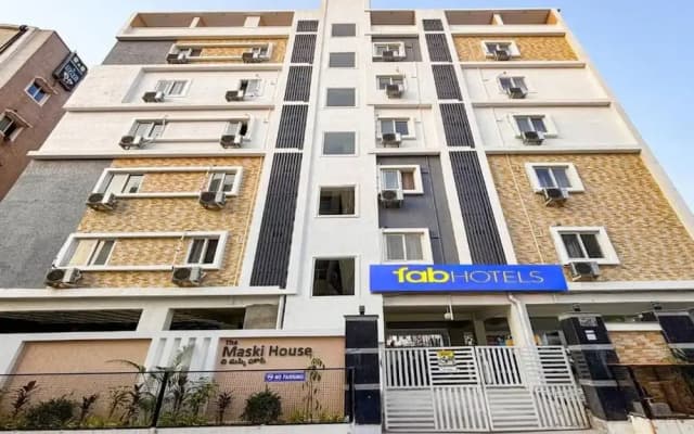 Fabhotel Maski Suites