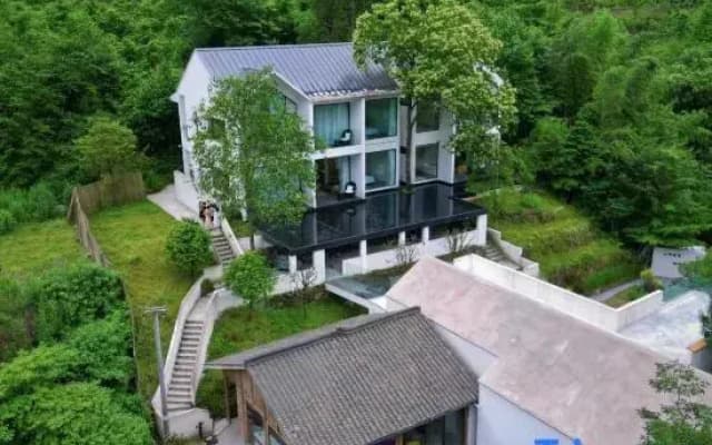 SeeMountain Hostel