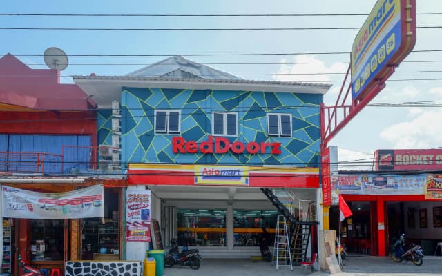 RedDoorz @ Jalan Raya Baturaden 2
