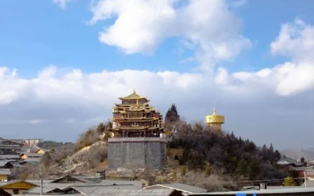 Shangri-La Yueshang Yunduan Homestay (Dukezong Ancient City Branch)