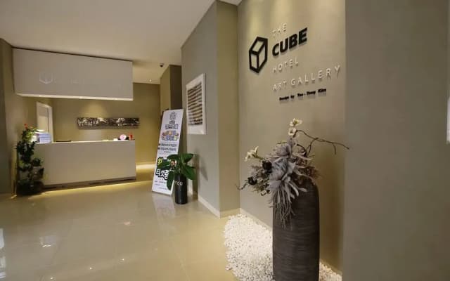 Asan Hotel Cube