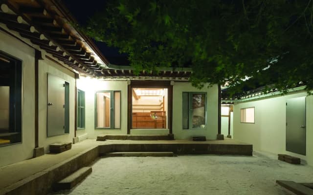 Hanok Residence Hotel Side