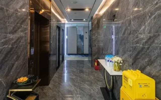 Yifeng Hotel