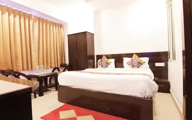 nancy paradise hotel