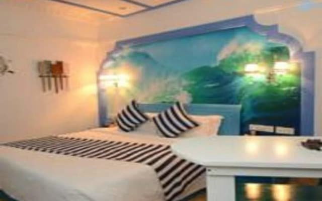 Longquan Hotel