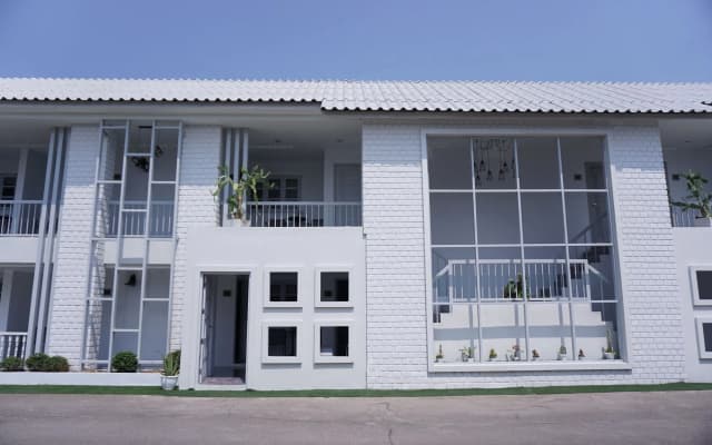 Nan Nakara Boutique