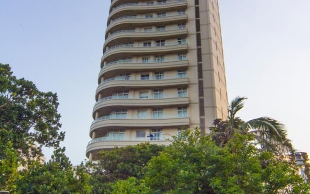 203 Oyster Quays