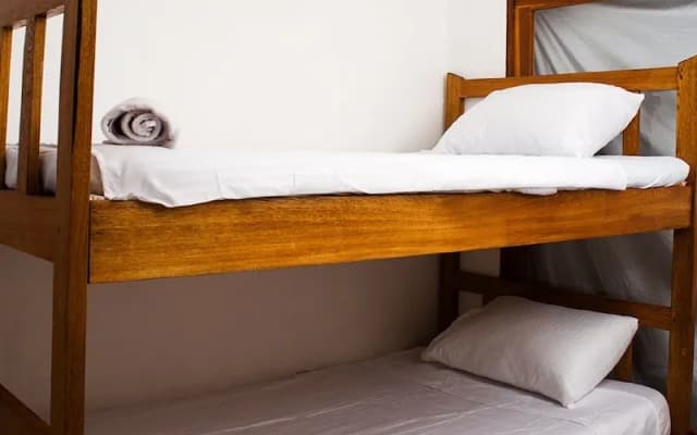 Room-hb1 Triple Room With Air Conditioni