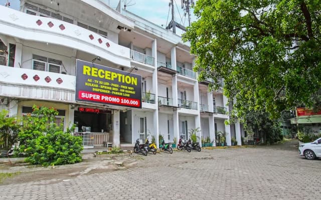 OYO Life 91957 Hotel Roda Mas 2