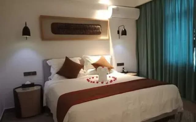 West Island Yard Boutique Hotel (Sanya West Island Scenic Area)