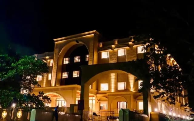 Le Royale Palace