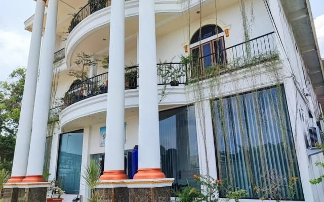 RedDoorz Plus Syariah Near Simpang Rimbo Jambi 2