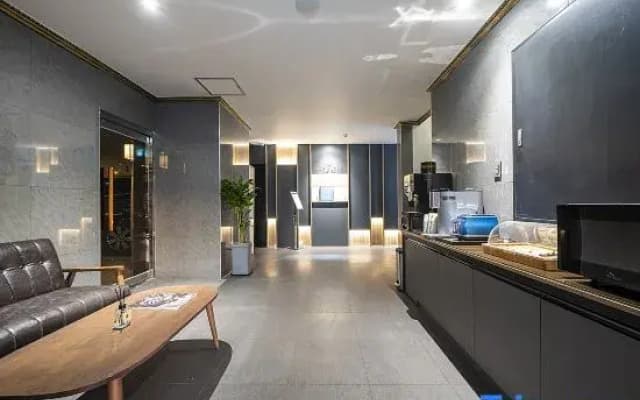 Daejeon Yuseong Top Cloud Hotel