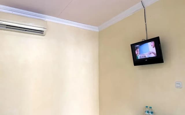 Hotel O Wisma Phinisi Syariah Near Mall of Pinrang Sejahtera