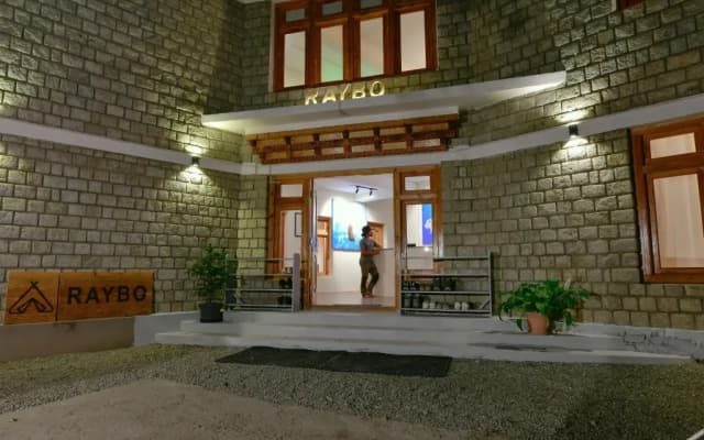 Raybo Hostel & Rooms