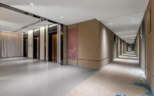 Homeinn Selected Hotel (Urumqi Convention Wuyue Plaza)