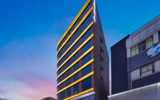 Luxury Hotel (Dongguan Buyaxiang Street Tourist Scenic Area)