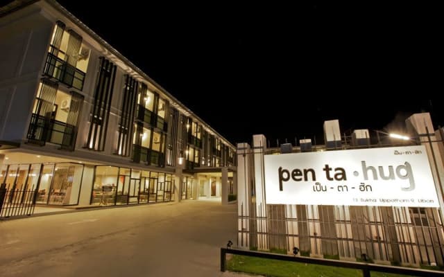 Pentahug Hotel