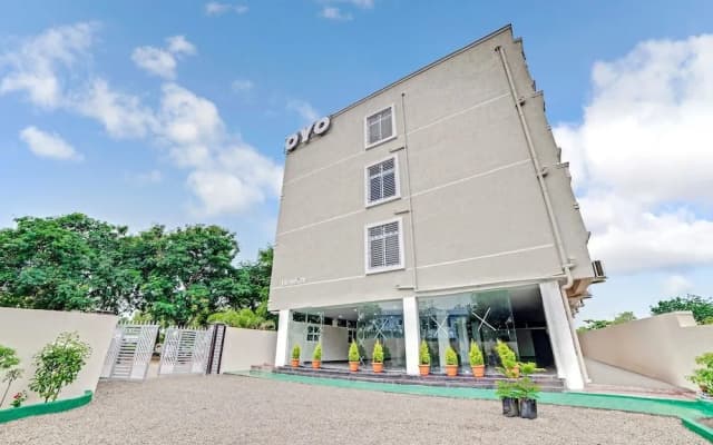 OYO Flagship 60526 5 STAR GRAND