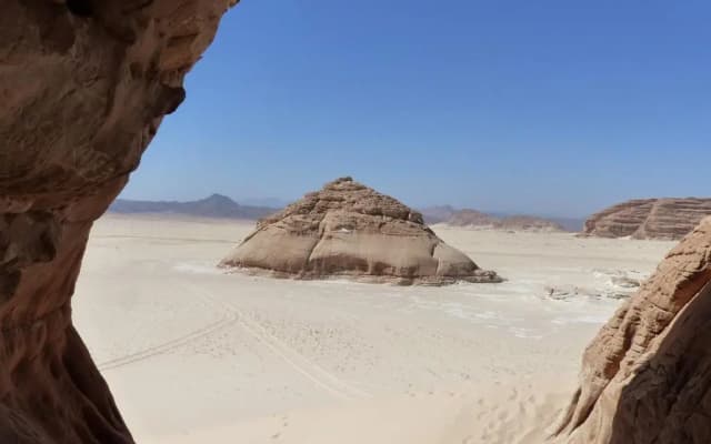 Think Love On Red Sea