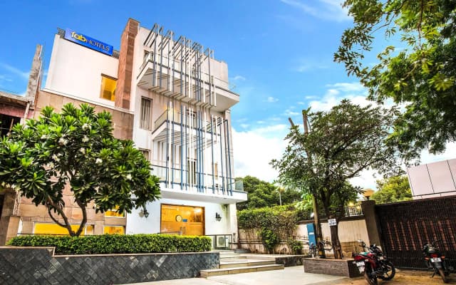 FabHotel Infinity Nest Sushant Lok