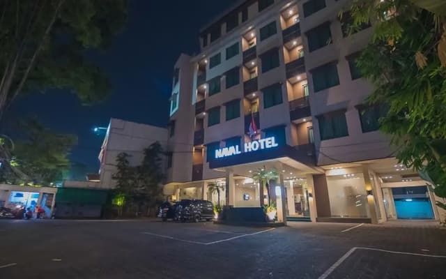 Naval Hotel by RedDoorz