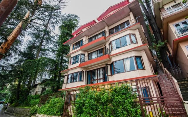 Itsy Hotels Avantika With Forest View