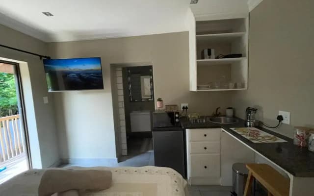 Guest House on Gillian Unit 5