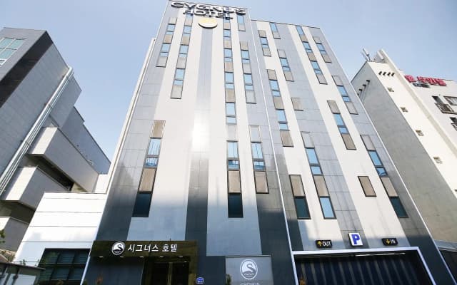 CYGNUS Hotel