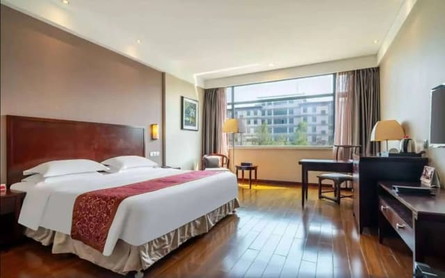 Ramada Suzhou Luzhi