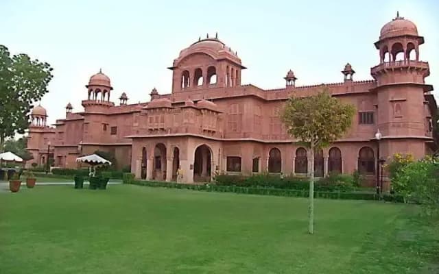 Lalgarh Palace