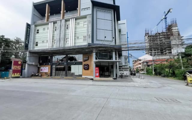 RedDoorz Plus near Bangko Sentral ng Pilipinas Davao