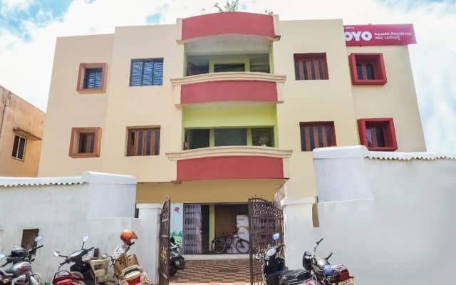 OYO Flagship 60719 Swastik Residency