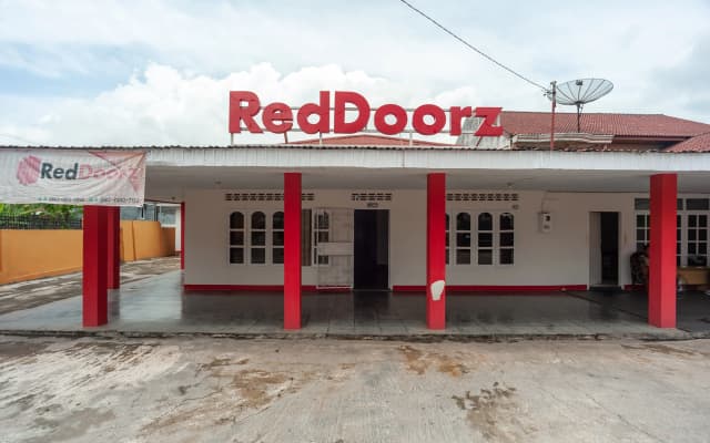 RedDoorz Syariah Near Tugu Juang Jambi 3
