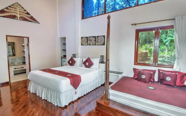 Khanom Hill Resort