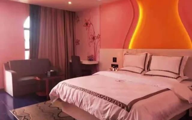 Pingguo Weisner Theme Hotel