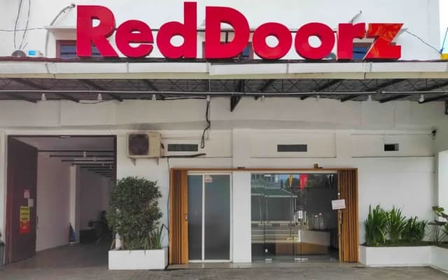 RedDoorz near Prambanan Temple