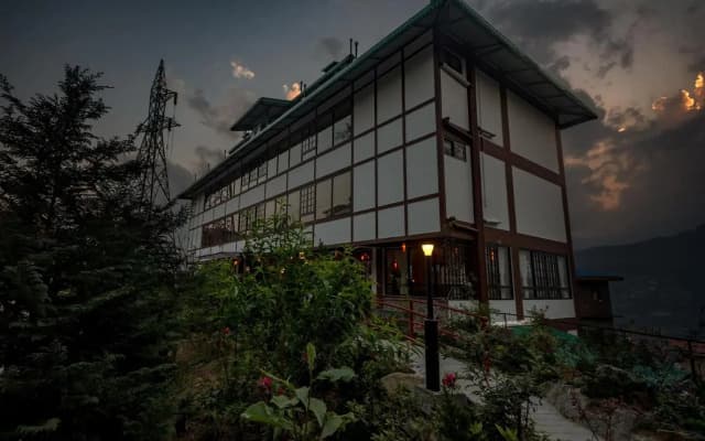 Hotel 100 Petals Gangtok 12 Mins From Mg Marg